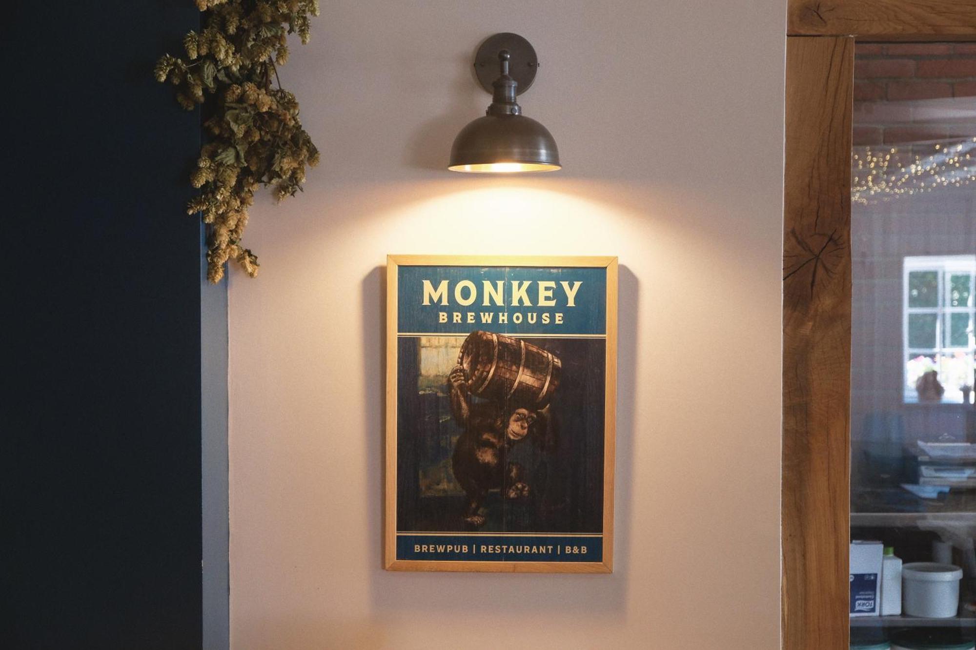 利明顿 Monkey Brewhouse酒店 外观 照片